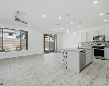 8025 Texas Hills Street - Photo Thumbnail 12