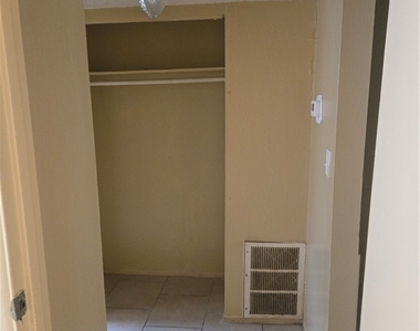 2104 Sunrise Avenue - Photo Thumbnail 6
