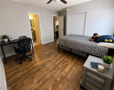 212 N Bruce Street - Photo Thumbnail 4