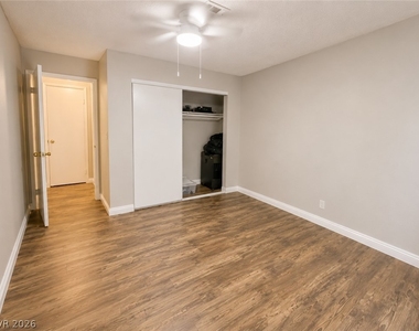 212 N Bruce Street - Photo Thumbnail 8