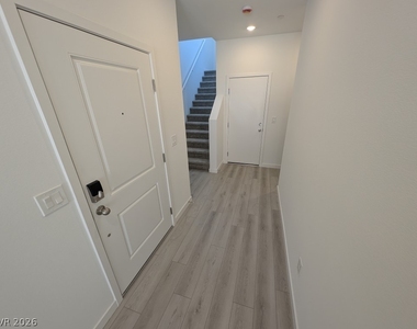 3339 Dancing Waters Street - Photo Thumbnail 8