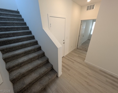3339 Dancing Waters Street - Photo Thumbnail 9