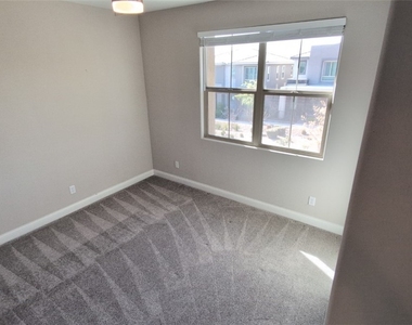 11657 Bearpaw Meadow Avenue - Photo Thumbnail 18
