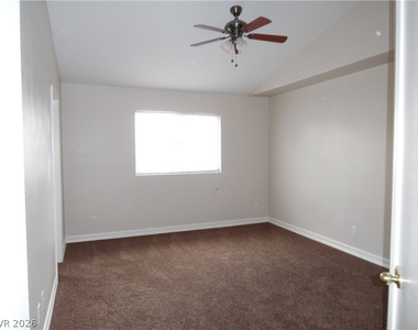 9120 Dolente Avenue - Photo Thumbnail 5