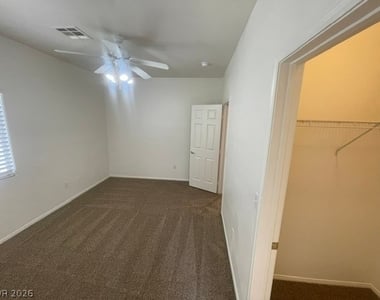 251 Queens Court - Photo Thumbnail 20