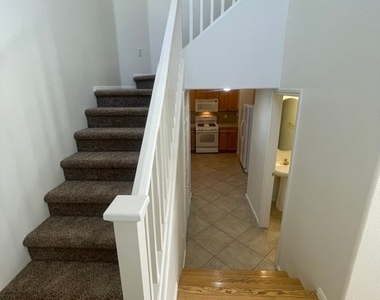 251 Queens Court - Photo Thumbnail 3
