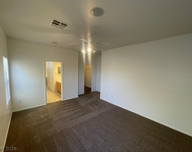 251 Queens Court - Photo Thumbnail 26