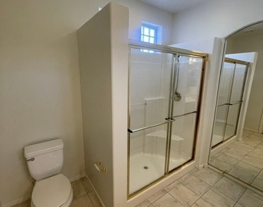 251 Queens Court - Photo Thumbnail 29