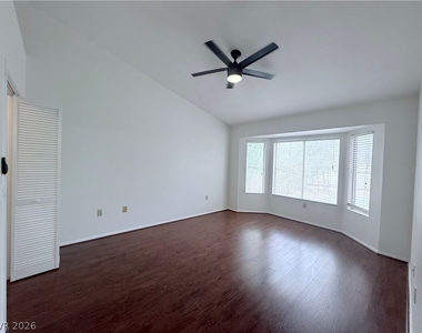 9709 Blue Bell Drive - Photo Thumbnail 9