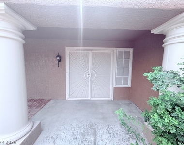 9709 Blue Bell Drive - Photo Thumbnail 23