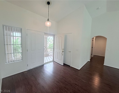9709 Blue Bell Drive - Photo Thumbnail 3