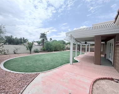 9709 Blue Bell Drive - Photo Thumbnail 22