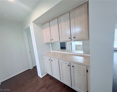 9709 Blue Bell Drive - Photo Thumbnail 16