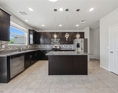 8963 Swaying Meadows Court - Photo Thumbnail 12