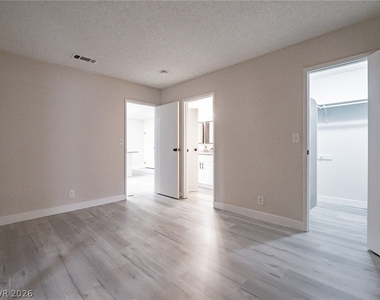 817 Mantis Way - Photo Thumbnail 23