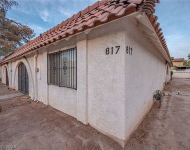 817 Mantis Way - Photo Thumbnail 4