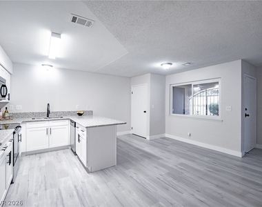 817 Mantis Way - Photo Thumbnail 8
