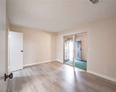 817 Mantis Way - Photo Thumbnail 22