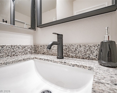 817 Mantis Way - Photo Thumbnail 21