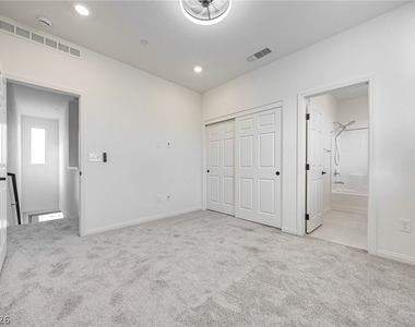 11624 Ashy Storm Avenue - Photo Thumbnail 3