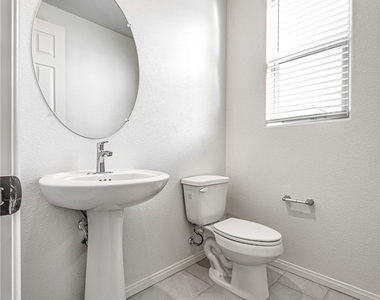 11624 Ashy Storm Avenue - Photo Thumbnail 14