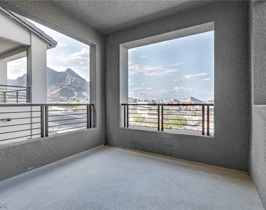 11624 Ashy Storm Avenue - Photo Thumbnail 15