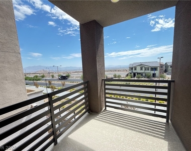 1741 N Desert Foothills Drive - Photo Thumbnail 34