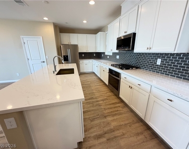 1741 N Desert Foothills Drive - Photo Thumbnail 13
