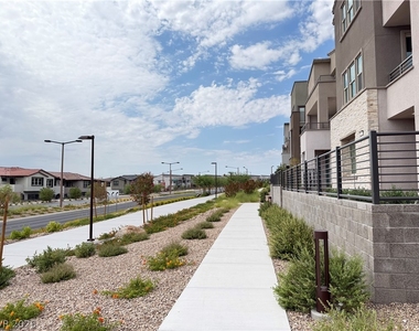 1741 N Desert Foothills Drive - Photo Thumbnail 29