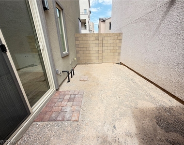 1741 N Desert Foothills Drive - Photo Thumbnail 30