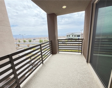 1741 N Desert Foothills Drive - Photo Thumbnail 32