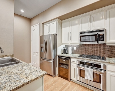 56 E Serene Avenue - Photo Thumbnail 15