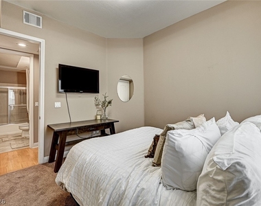 56 E Serene Avenue - Photo Thumbnail 41