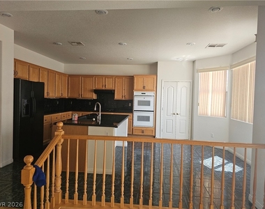 8075 Lapis Harbor Avenue - Photo Thumbnail 5