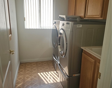 8075 Lapis Harbor Avenue - Photo Thumbnail 18