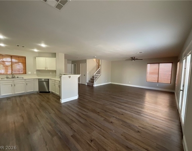 8720 Majestic Pine Avenue - Photo Thumbnail 4