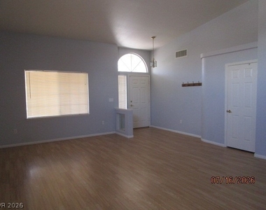 2345 Queen Bee Court - Photo Thumbnail 6