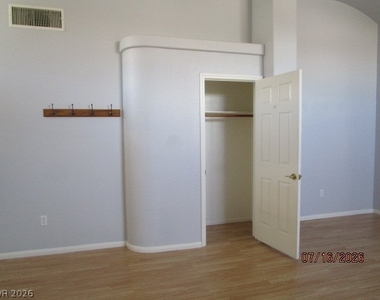 2345 Queen Bee Court - Photo Thumbnail 19