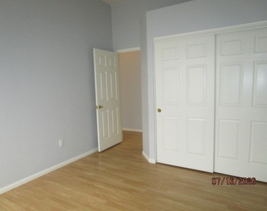 2345 Queen Bee Court - Photo Thumbnail 18