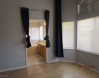 2345 Queen Bee Court - Photo Thumbnail 15