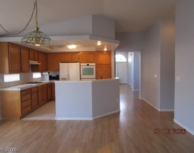 2345 Queen Bee Court - Photo Thumbnail 8