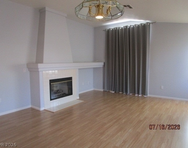 2345 Queen Bee Court - Photo Thumbnail 10