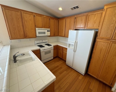 1745 Park Mesa Lane - Photo Thumbnail 4