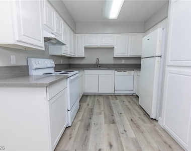 3151 Soaring Gulls Drive - Photo Thumbnail 7