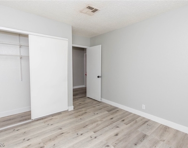3151 Soaring Gulls Drive - Photo Thumbnail 11