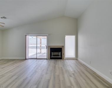 8664 Buttercreek Way - Photo Thumbnail 5