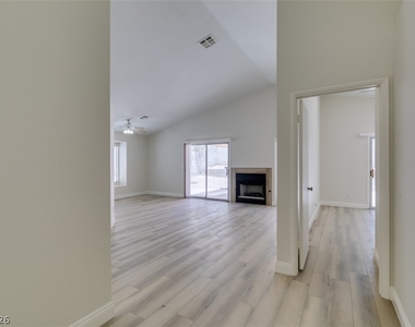 8664 Buttercreek Way - Photo Thumbnail 2