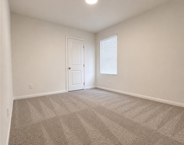 8917 Cherry Barn Street - Photo Thumbnail 4