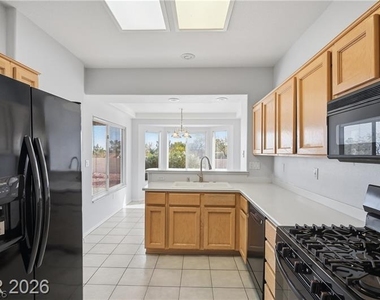 10713 Paradise Point Drive - Photo Thumbnail 8