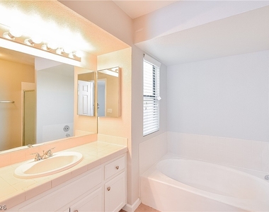 6608 Chardonay Way - Photo Thumbnail 13